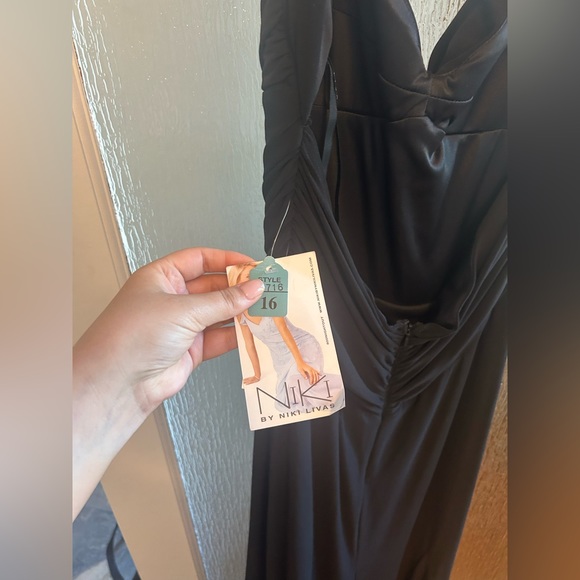 NWT Black Floor Length Strappy NIKI (By NIKI LIVAS) Gown - Picture 4 of 11